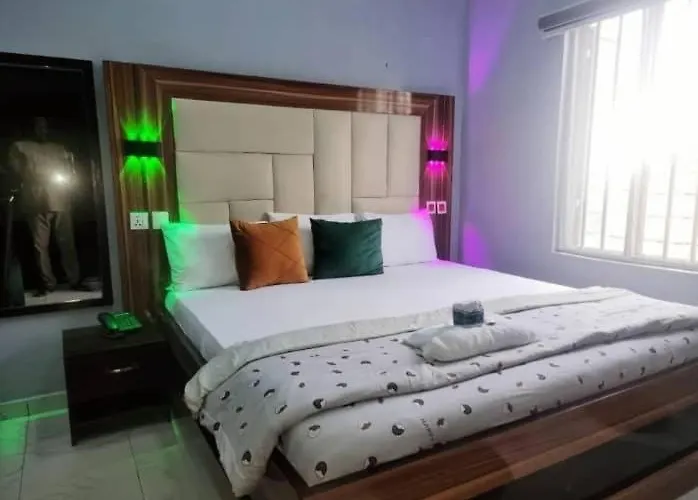 Riverleaf Hotels And Suites