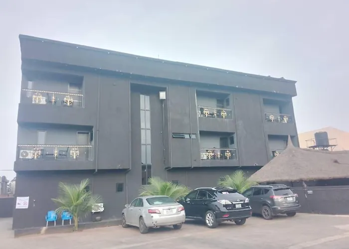 Empayer Hotel & Suites